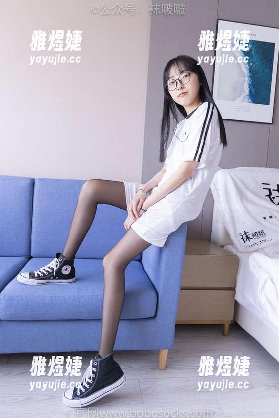 BoBoSocks袜啵啵 - 小甜豆的在线图集：两双板鞋，让你想要一脚踢穿过去！