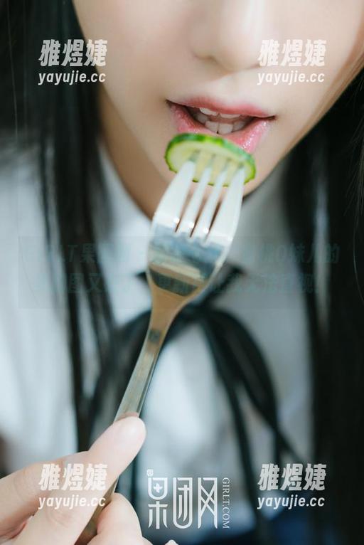 GIRLT果团网 - 脚踩七寸，蜜桃Q妹儿的美脚图又来了，更新得让我无法直视！