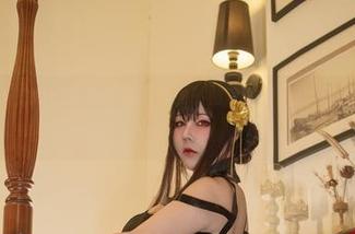 别说，KANEKO_咔喵的透明兔女郎图集里每一张都在挑战我的自控力！