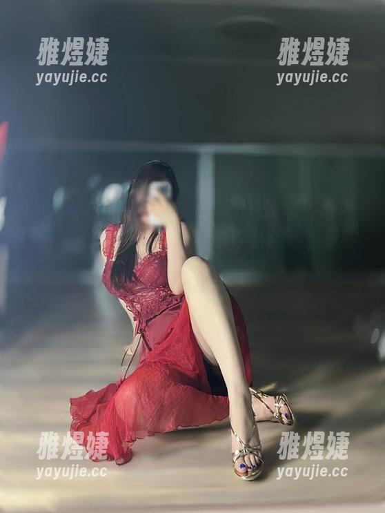 微密圈 - MIYA与她的吊带情缘：壁纸中，谁又是她的陪衬？