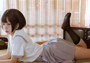再来一波！喵糖映画的最新套图，小天鹅女仆和她的礼服，心中不禁要起变奏曲——喵呜！