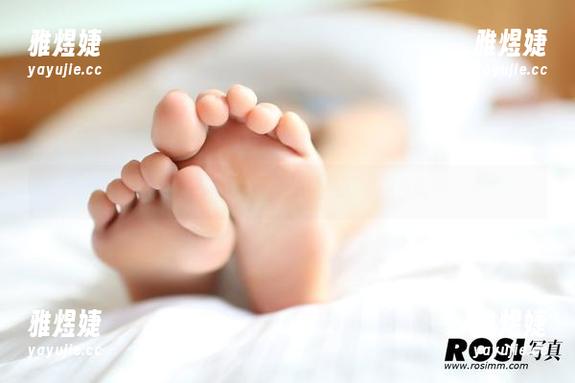 ROSI 关于ROSI的皮衣,网盘和写真能不能再暧昧一点