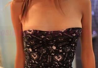 ROSI妹妹的写真，借助镜头我乐于想象。