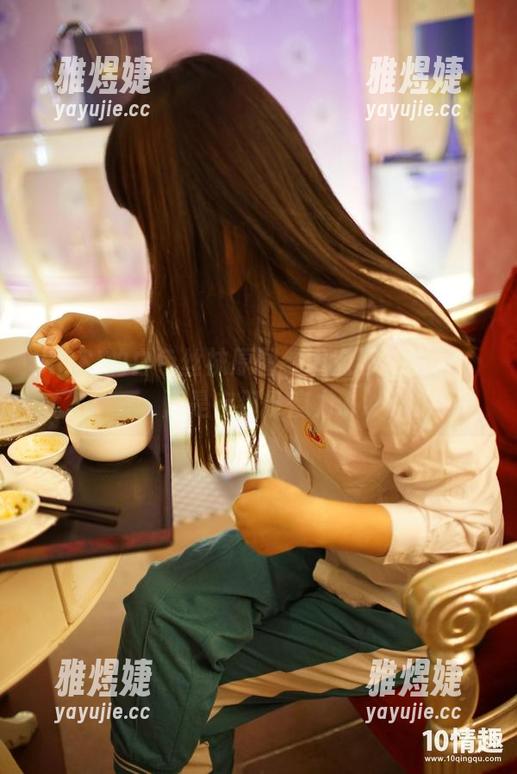 ROSI口罩 ROSI的白色丝袜原图,重点不在袜子,而是在那份魔力...