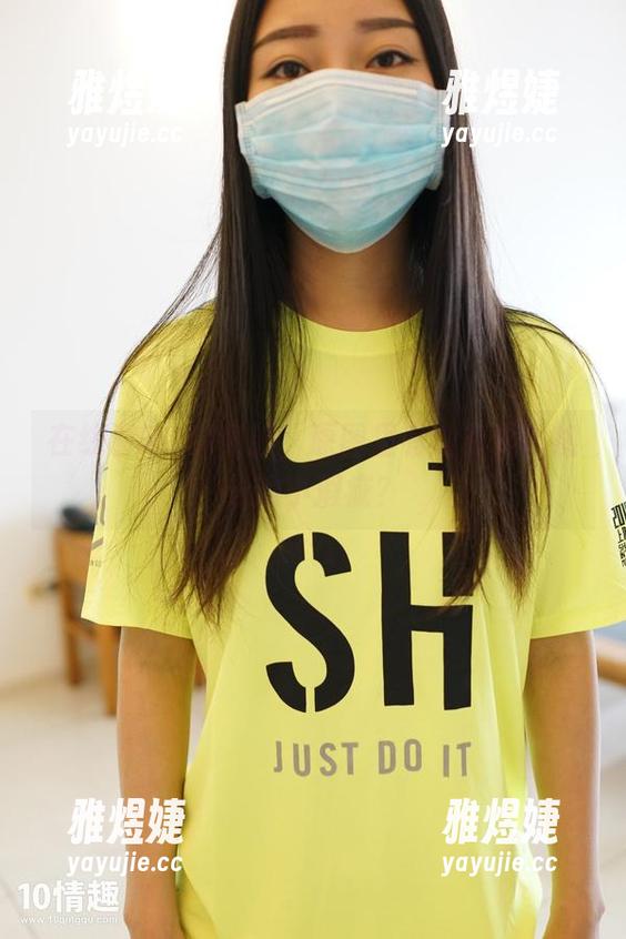 在线看ROSI和服，原图里有没有偶然加分的小瑕疵？