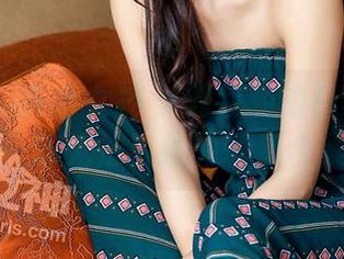 TouTiao头条女神 - 刘芸熙的白丝图包：一场无法自拔的诱惑合集