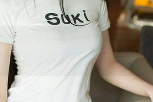 UGirls尤果网 - 孟思雨的制服照，免费图片中新鲜出炉的火花，让人再三回味。
