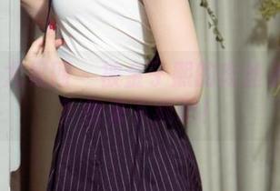 UGirls尤果网 - 被金子熙的肉丝美图迷住？快来下载吧！