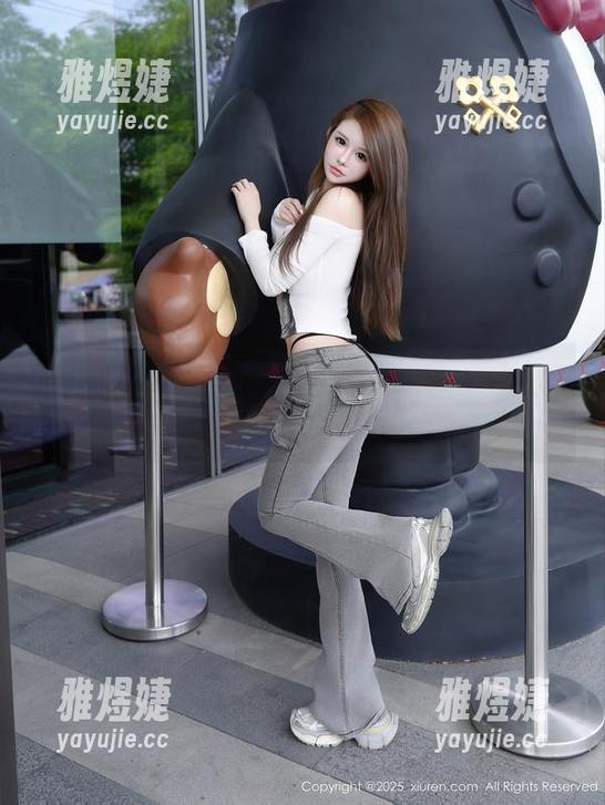 Xiuren秀人网 - 在线期待，吴怡怡的JK图集，恨不得每一页都就停在那里不动。