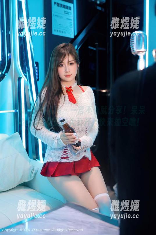 Xiuren秀人网 - 一言不合就分享！呆呆的瑞BB制服原图大公开，快来抽空瞧！