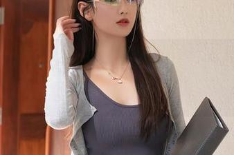 Xiuren秀人网 - 校服不只是课本，林文文yooki的高清分享带你翻新视角！