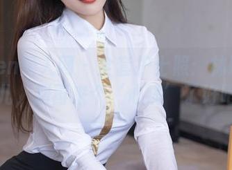 Xiuren秀人网 - 全套护士照：林珊珊在这儿，别再来个‘心痛’了好吧？