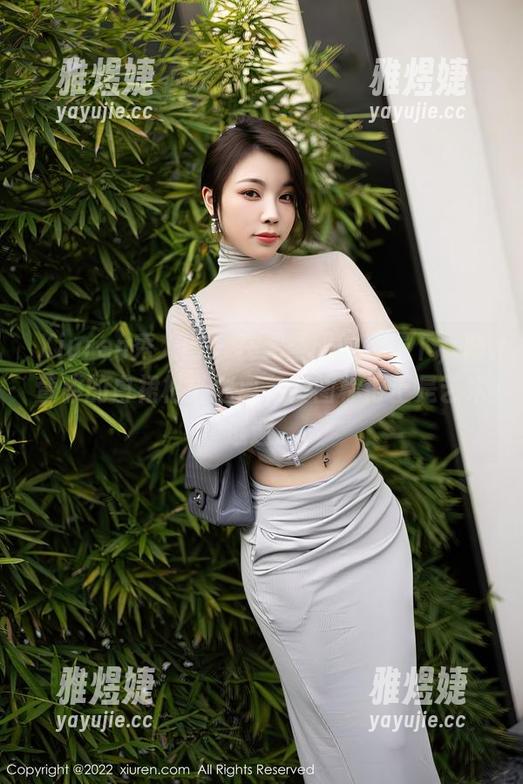 Xiuren秀人网-陆萱雅 Xiuren秀人网 - 在无圣光的布景下,陆萱雅的白裙格外迷离,套图称得上是艺术逃避。