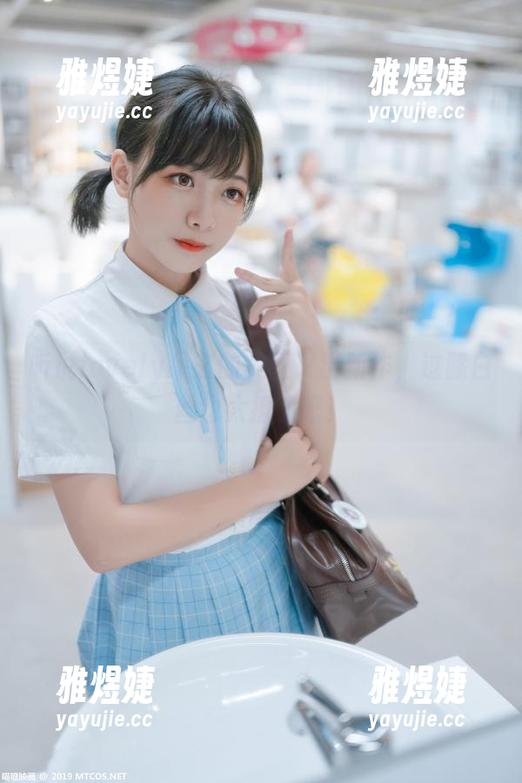 听说lovely呆玄的美图又出新作，过膝白丝也太撩了吧！