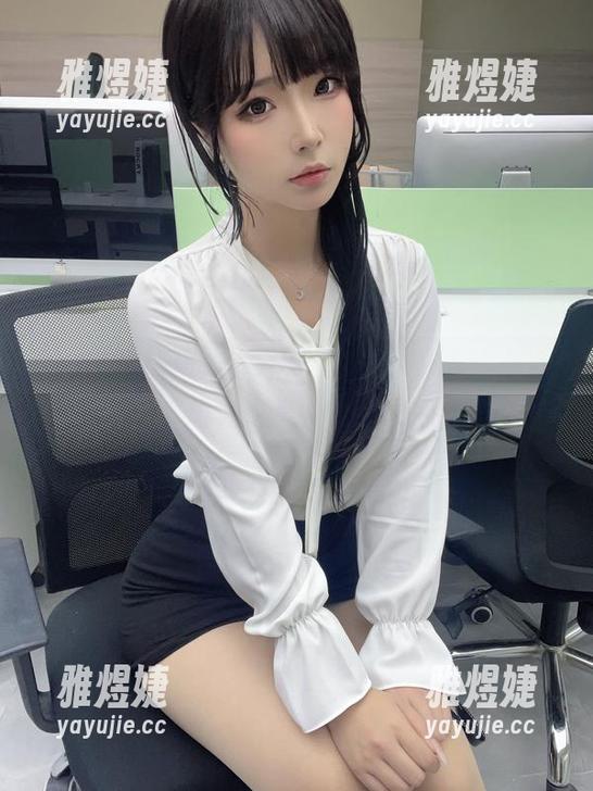 yuuhui玉汇的白裙，扮演得可比我上次逃课还成功，cos出我心中的完美！