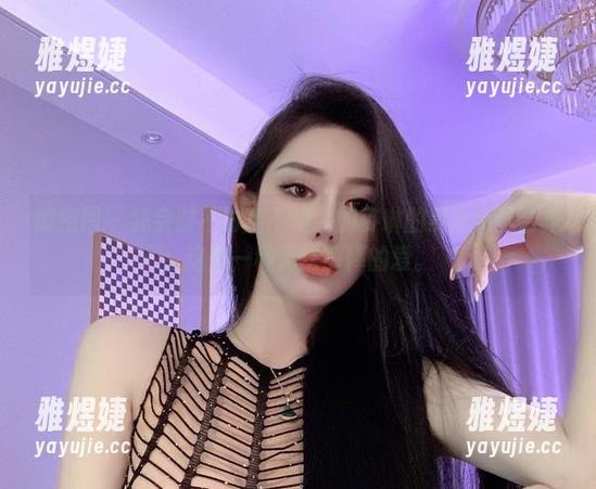 微密圈 - 我会时不时翻不爱笑的赛琳的黑丝资源合集；这是一种无法解释的爱。