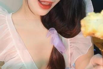 九言从不咕咕网袜的旋律：当原图对视，那股撩人的气息