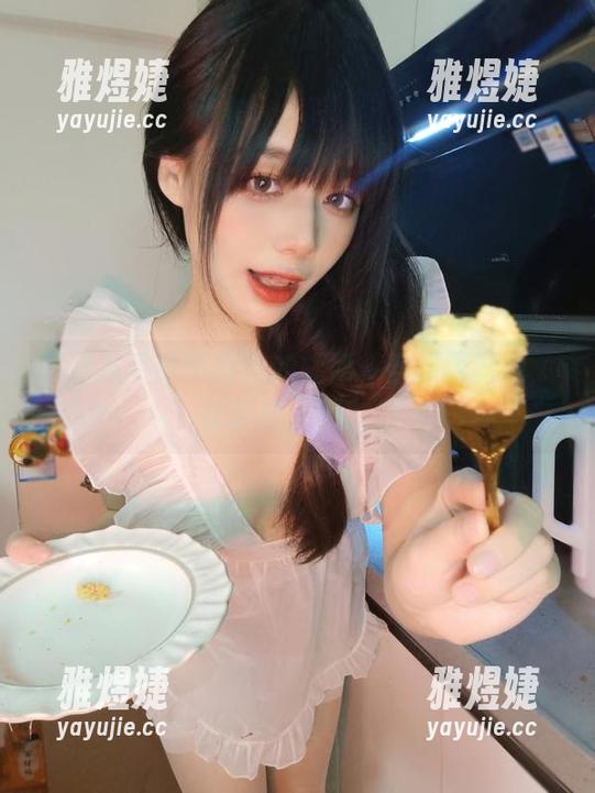 九言从不咕咕网袜的旋律：当原图对视，那股撩人的气息