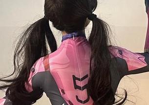 微密圈 - 原图中的俏妞qiaoniu66在白色景色下迷失，真有人能找到她吗？