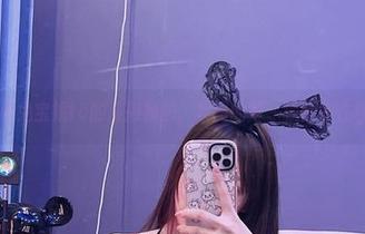 微密圈 - 看兔宝妮to的系列视频，套图的每一帧都像在轻声耳语？