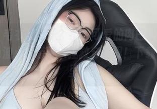 微密圈 - 毛衣和裙子？不！可爱的肉巴让我相信肉肉的黑色波点套装可以拯救穿搭界！下载链接点这里！