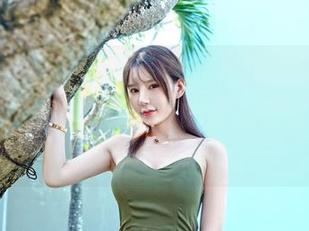 嗲囡囡 - 关于方绮言Ayaka的私房图，我恨不得把每一张女王的姿态都没有死角地研究一遍！