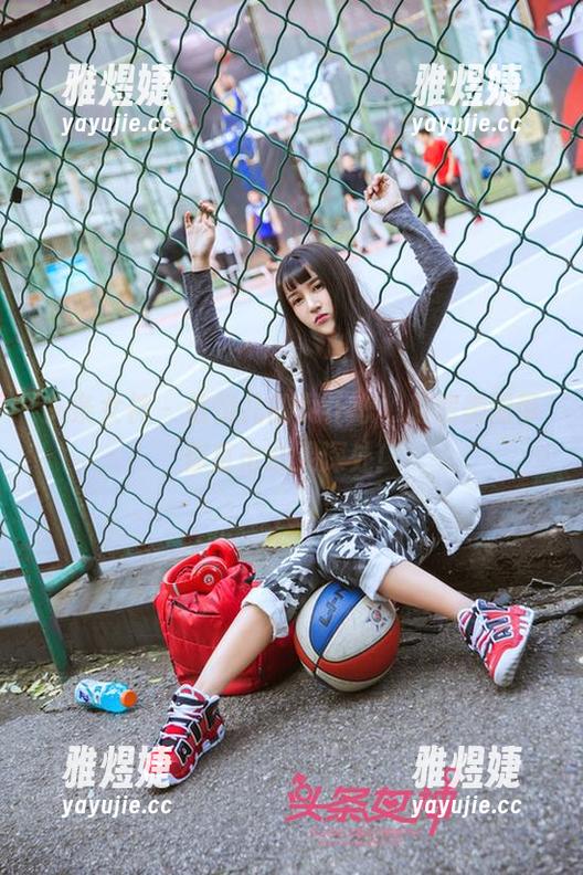 头条女神 - 信悦儿的女仆恋，私房美图带你直击心灵深处！