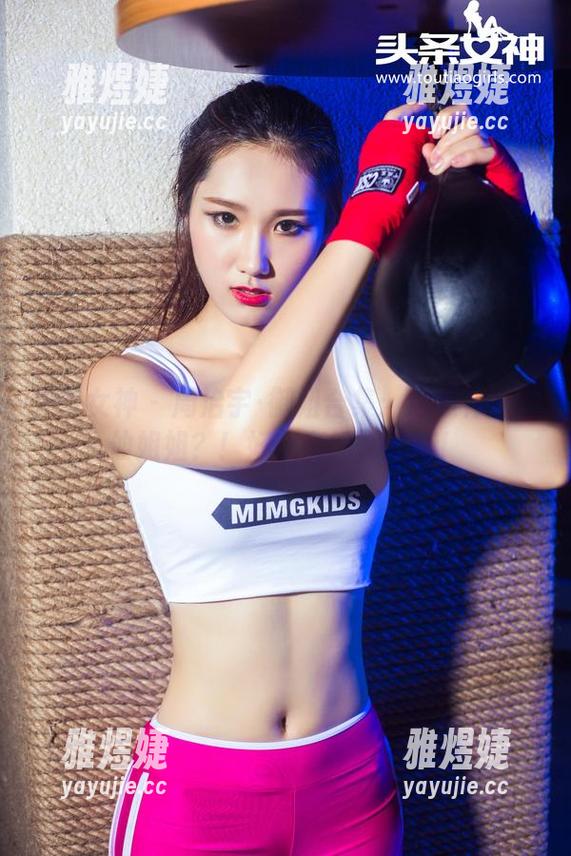 头条女神-周治宇 头条女神 - 周治宇·御姐合集:这是什么神仙姐姐?!好想请她喝奶茶!