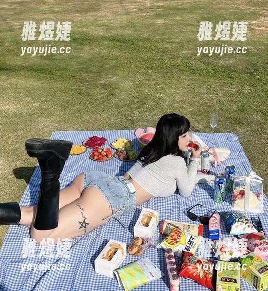 微密圈 - 高清图库&宋昱欣瑜伽：是不是我坐在沙发上看你练忍者？