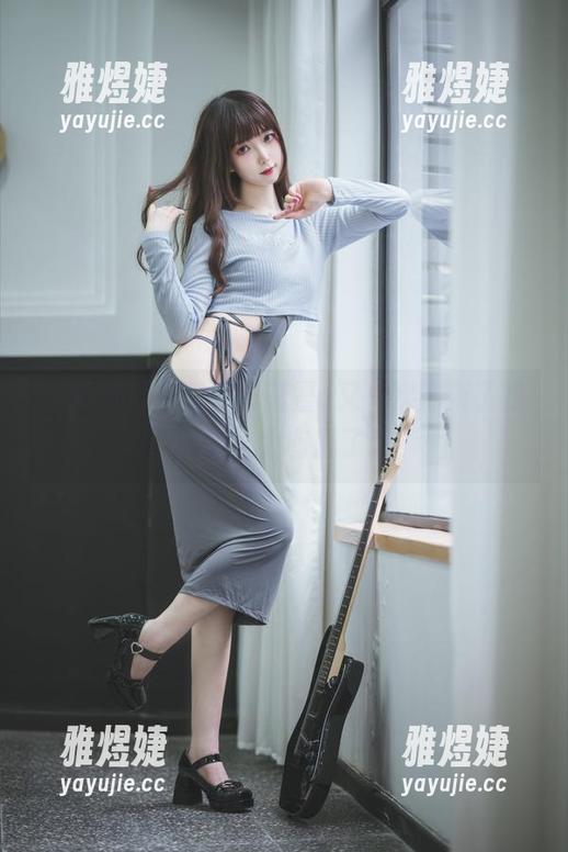 这套女仆写真，封疆疆v又一次刷新了我的审美，太有趣了吧？
