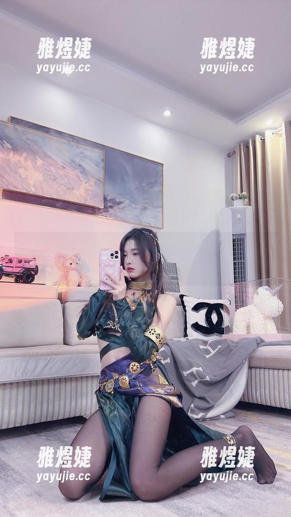 小小奶瓶儿的女仆Cos之旅：图册里的隐秘角落