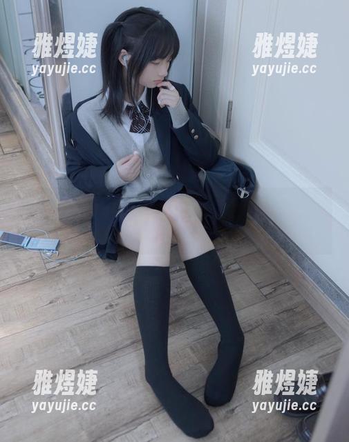 少女秩序 - 鹿可最新照片：看着这些，心里的圣诞欢呼声准备开跑！