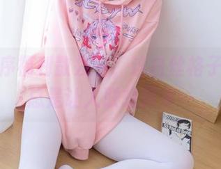 少女秩序福利散发中，这白丝格子裙似乎总是让人联想很多…