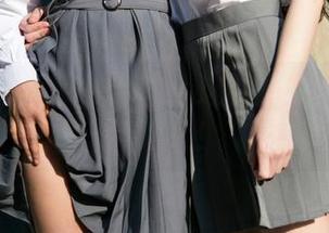 尤果网 - 小欧的原图：这礼服是要撩人吗？哈哈！