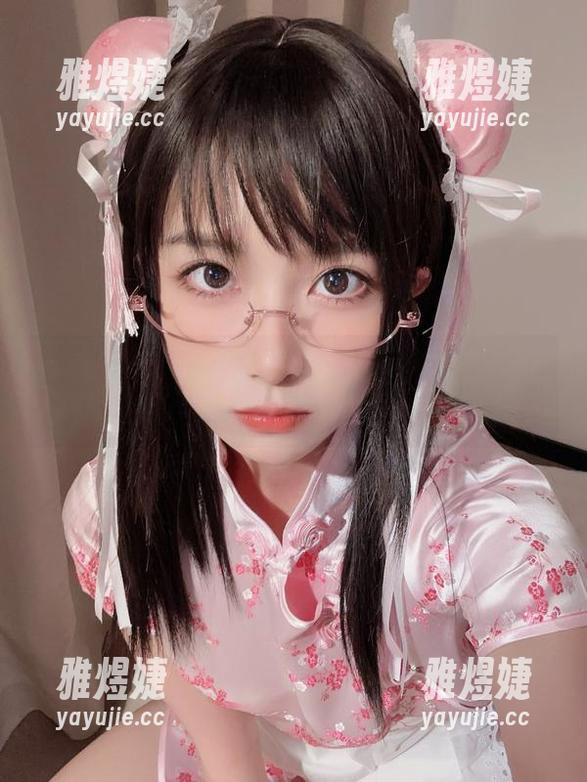 原图福利！布丁大法在线，蓝色连体泳衣是否也勾起了你的夏日梦呢？