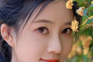 低调又不失奢华，年年Nnian的私拍图片里究竟藏着怎样的女王气息？