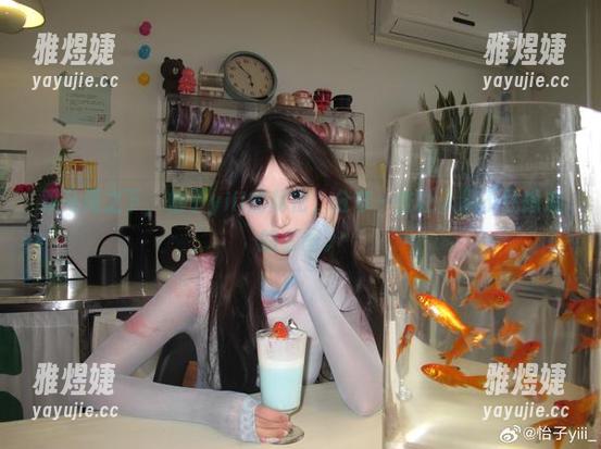 双马尾之下，怡子yiii的秘密，分享一些让人忍不住想追的套图。