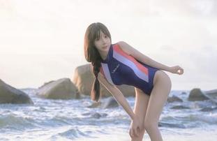 上课的正确打开方式：抱走莫子，下载她的写真！
