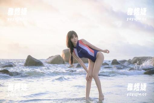 上课的正确打开方式：抱走莫子，下载她的写真！