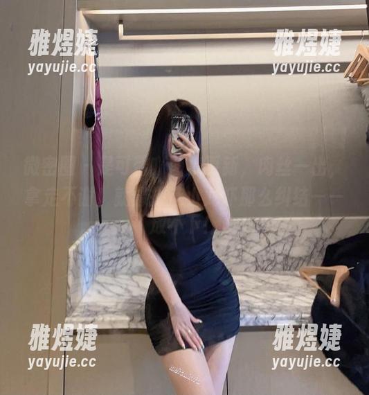 微密圈 - 是可馨吖图集更新，肉丝一出，拿走不谢！就像挑选小龙虾那么纠结——放不下！