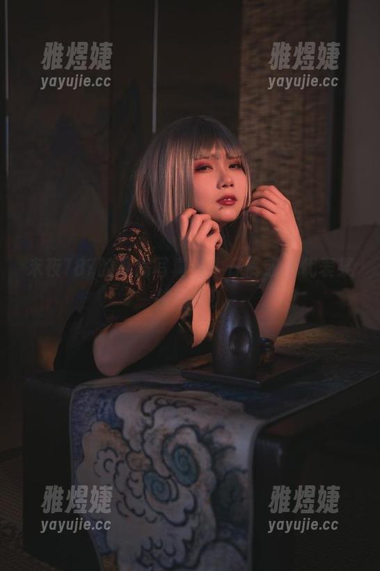 末夜787的私房写真，牛仔裤或者代表某种精神？