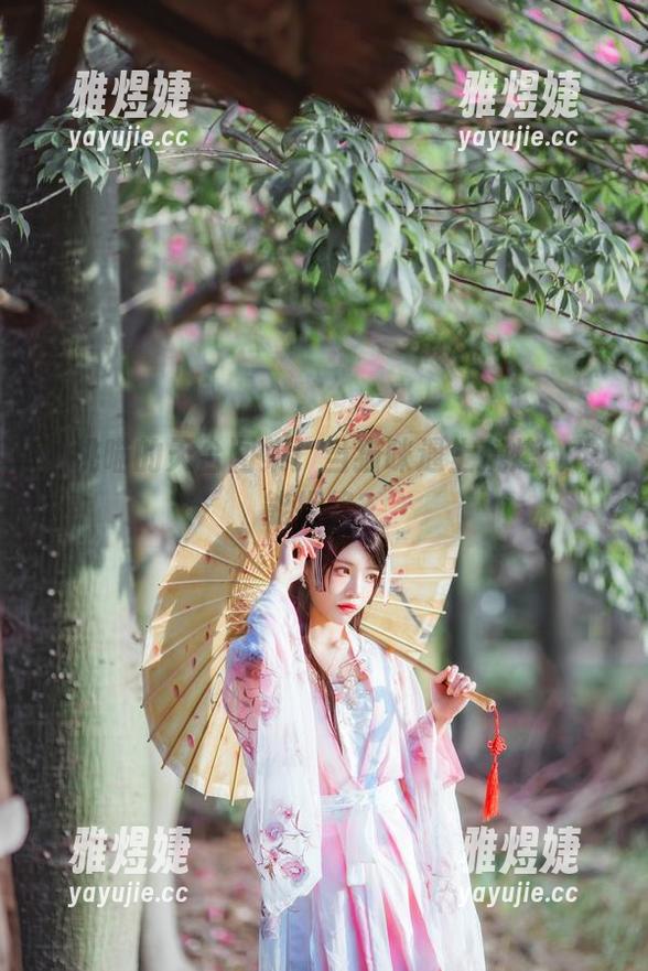 桜桃喵的天台图集：当猫咪遇上烧烤，谁能拒绝？
