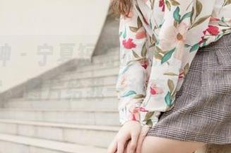 梦丝女神 - 宁夏短裙的魅力，全无圣光的真实，图片给我一种奇怪的平静。
