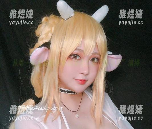 从每一幅私房图片看椒妮佐仁的“眼镜控”演绎