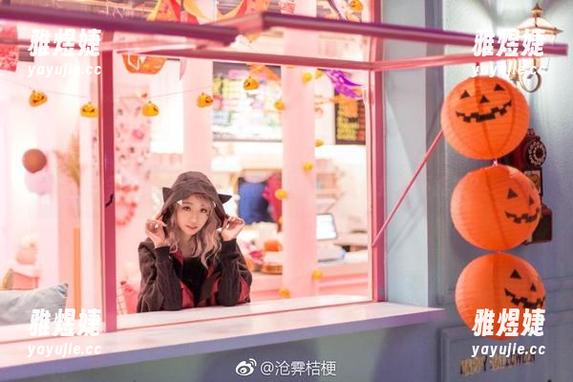 沧霁桔梗：黑丝体操服写真，谁说体操服不能撩？