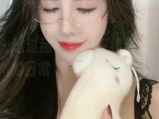 微密圈 - 透过猪小七的在线美图，揭露她的日常‘光怪陆离’。