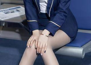 秀人网 - 看了Luffy菲菲的清纯图包，我默默决定多去买几件纯色衣服！