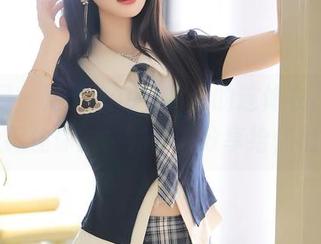 秀人网 - 对于laura阿姣的连体衣，你能隐藏住你的目光吗？分享给你们！