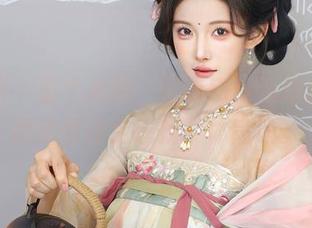 秀人网 - 留个心眼，奈奈Fox运动套图里的动作让我想找个体育课。