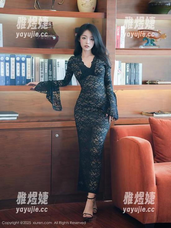 秀人网-安然 秀人网 - 谁说粉色只是甜美?安然让我重新考虑了这点